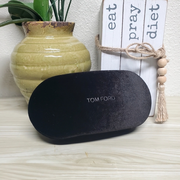 Tom Ford Black Velvet Hard Sunglasses Case - Picture 1 of 8